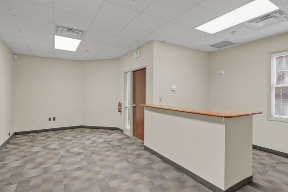 Cross Park Center: 9123 - 9131 Cross Park Drive, Knoxville, TN 37923